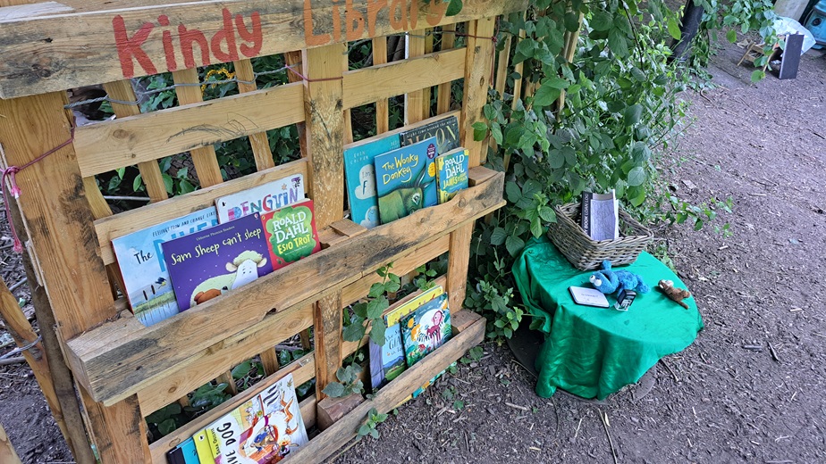 Community library free use